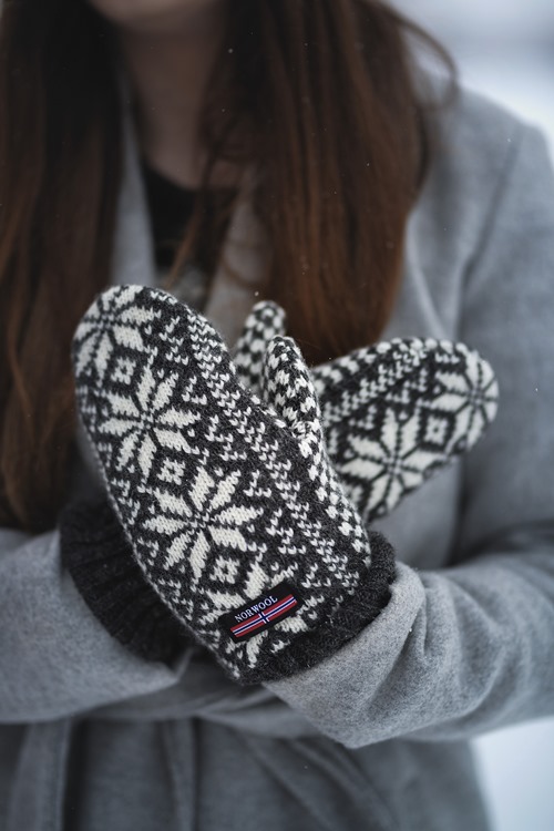 Strik luffer med windstop af 100% ren uld fra NORWOOL