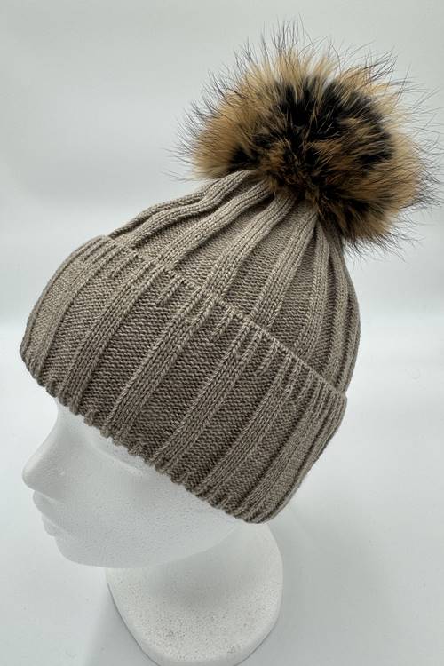 Uldhue med pels pompon