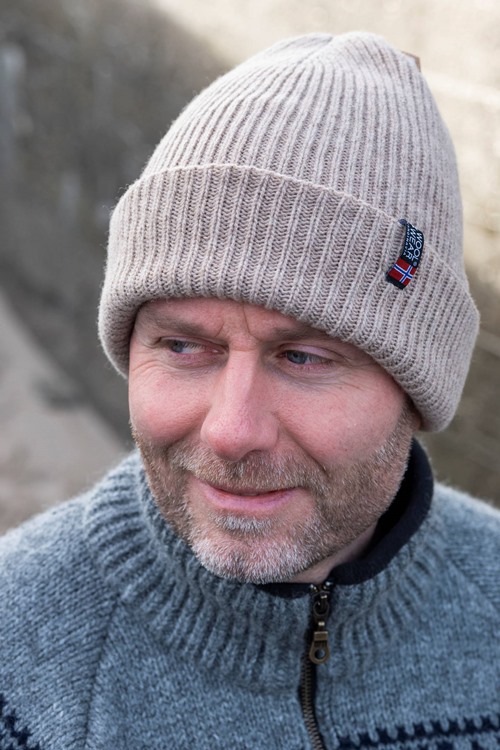 Varm strikhue i 100% uld fra WOOLWEAR of Scandinavia